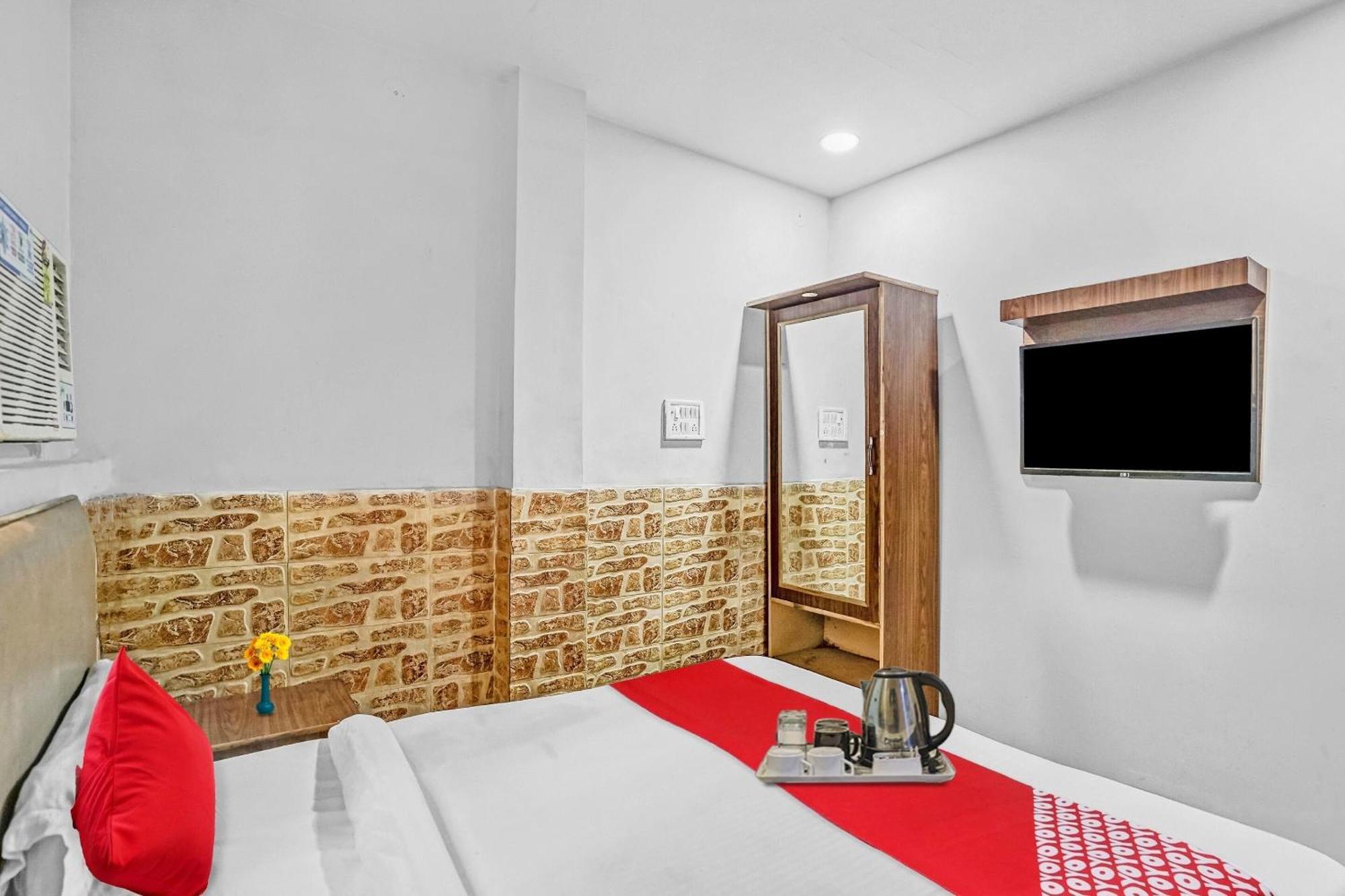 Hotel O M Stays Near Akshardham Nowe Delhi Zewnętrze zdjęcie