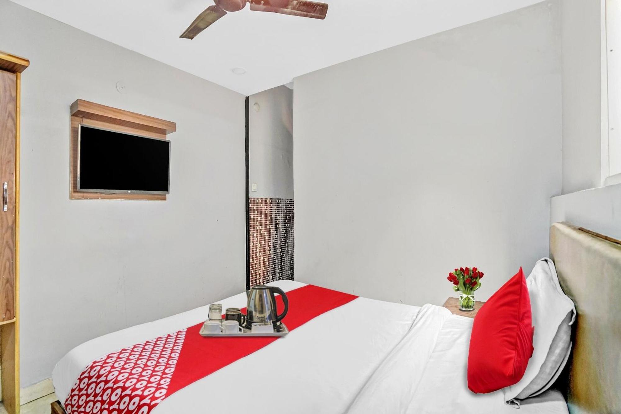 Hotel O M Stays Near Akshardham Nowe Delhi Zewnętrze zdjęcie
